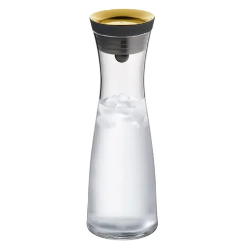 WMF Basic karafa na vodu 1l zlatá / uzáver / integrované sitko / 1l / 29 x 10 cm