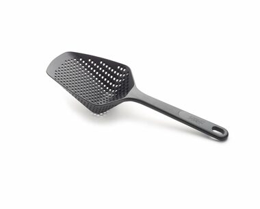Joseph Joseph Scoop Plus čierna / dierovaná naberačka / plast / Bez BPA