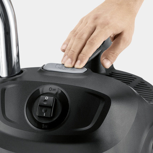 Vysavač na popel a suché nečistoty AD 2: Kärcher ReBoost Filter Cleaning Technology – čištění filtru stisknutím tlačítka