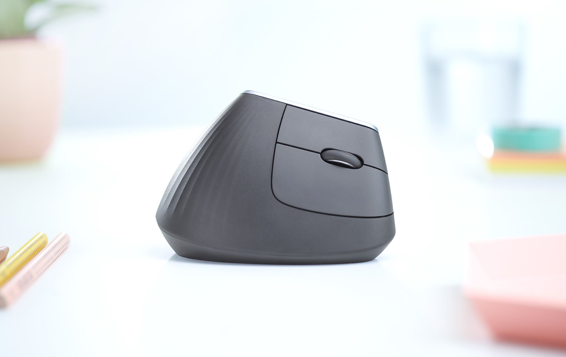 Logitech MX Vertical | Pokročilá ergonomická myš
